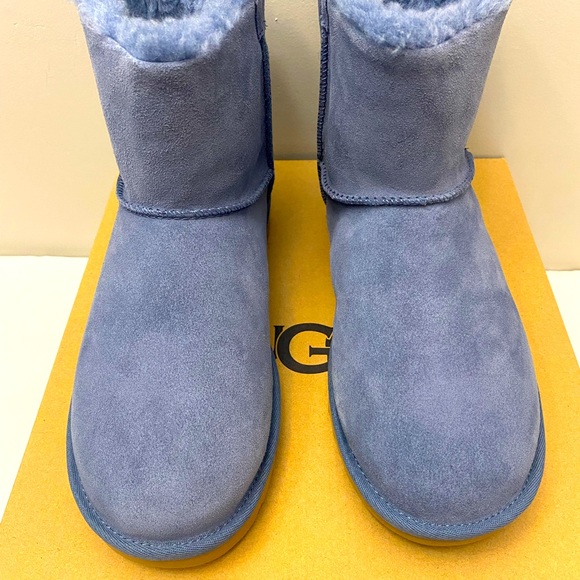 NIB Women UGG Mini Bailey Bow Splatter Size 7 - Picture 2 of 4